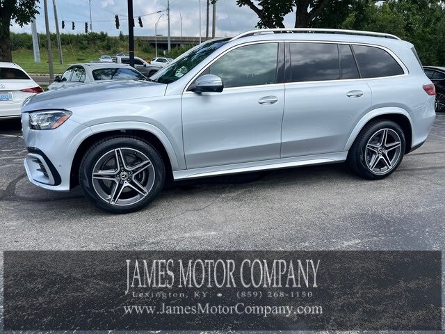 2025 Mercedes Benz GLS 450 4MATIC photo 2