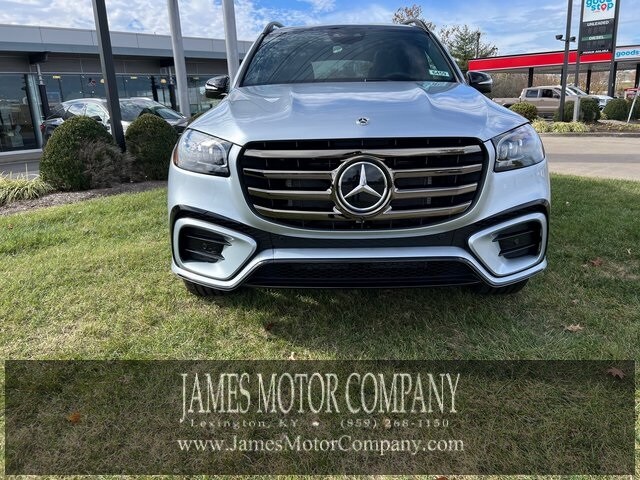 2025 Mercedes Benz GLS 580 4MATIC photo 4