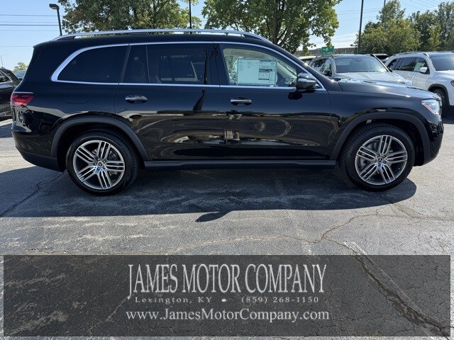 2026 Mercedes Benz GLS 450 4MATIC photo 3