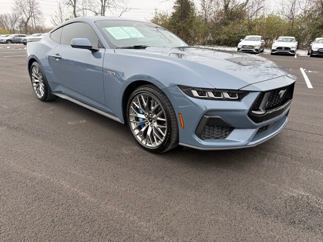 2024 Ford Mustang GT Premium photo 3