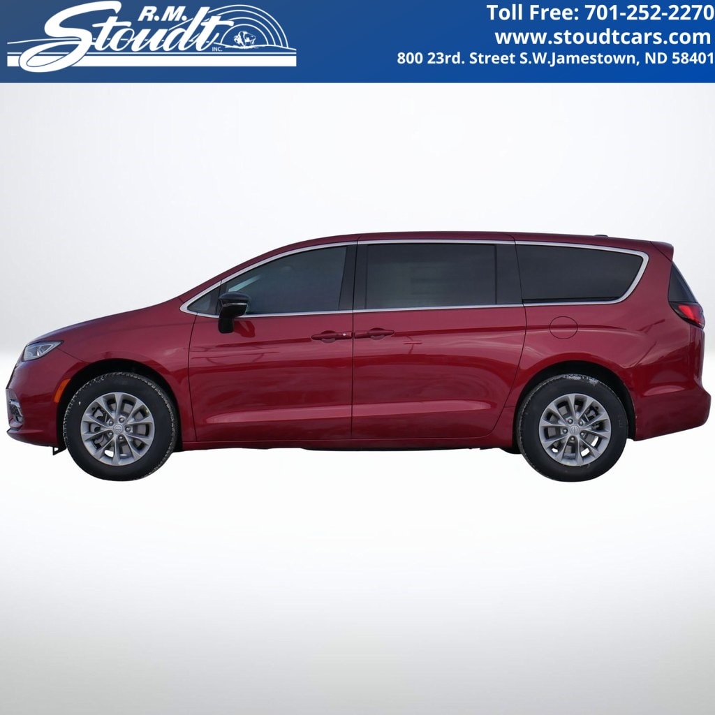 2026 Chrysler Pacifica Select's photo