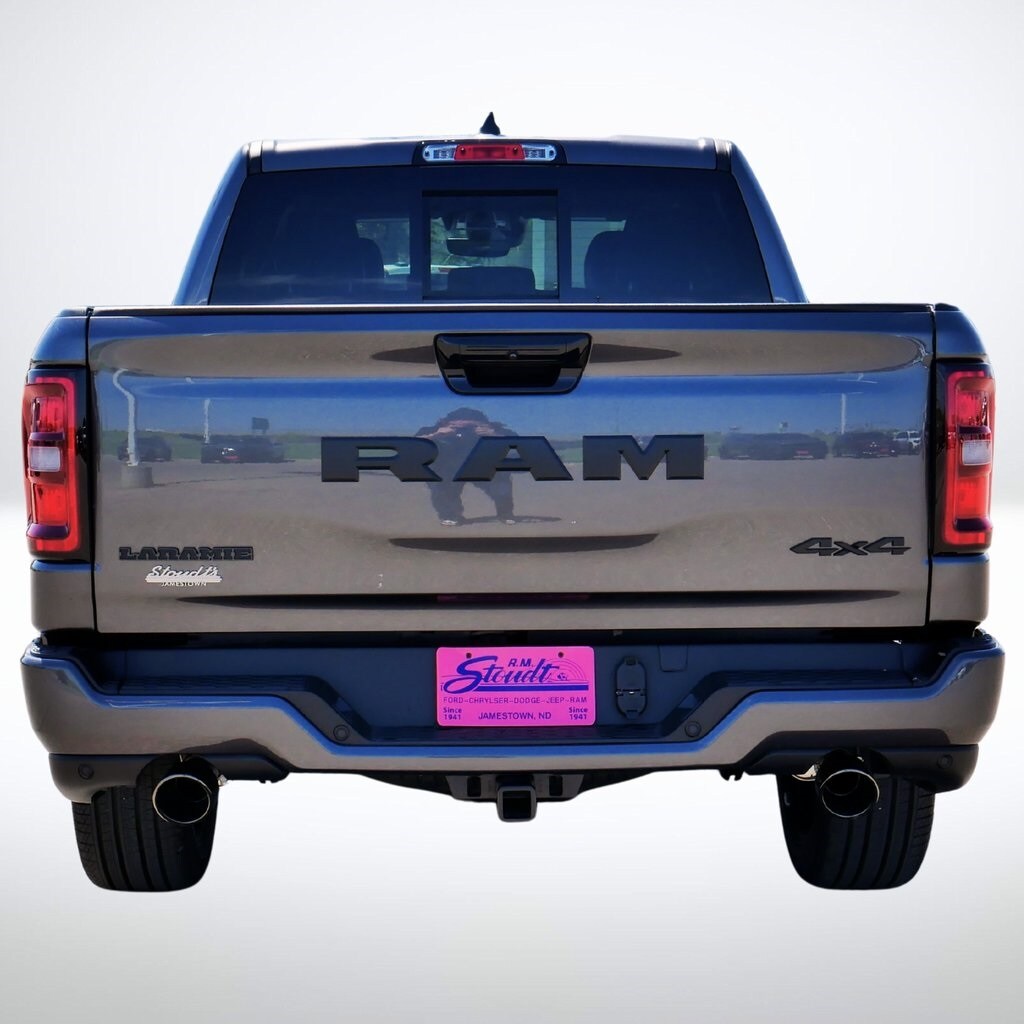 2025 Ram 1500 Laramie photo 3