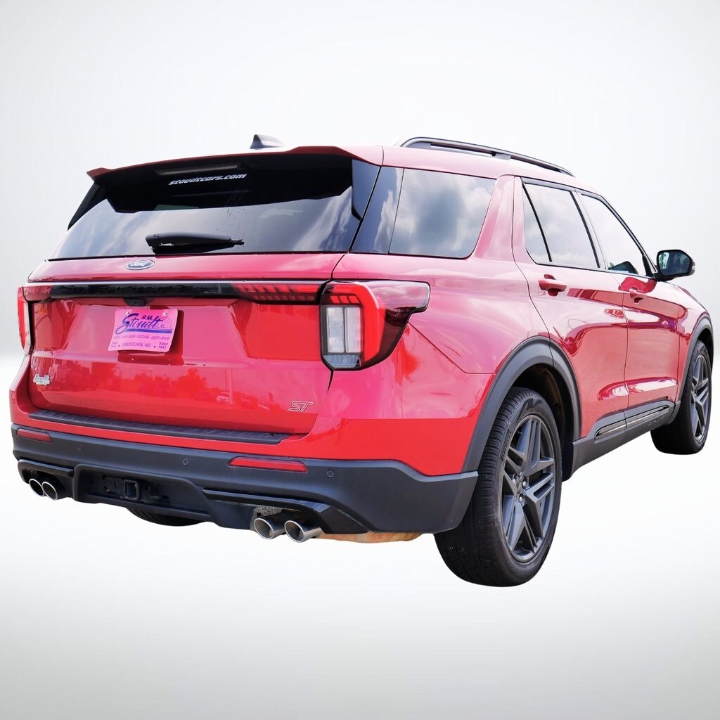 2025 Ford Explorer ST photo 3