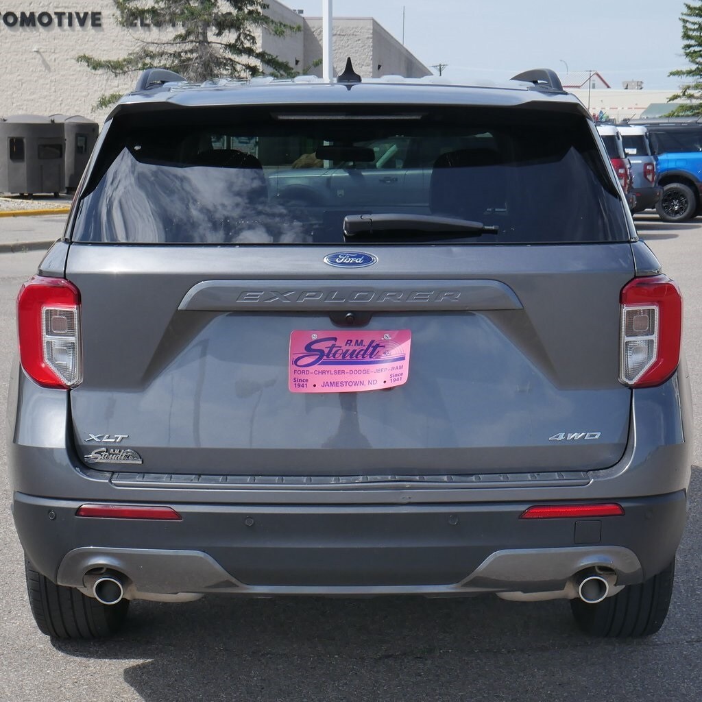 2023 Ford Explorer XLT photo 2