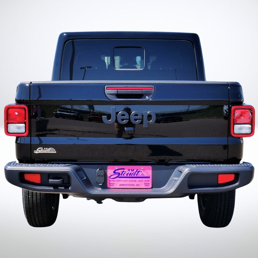 2025 Jeep Gladiator Sport S photo 3