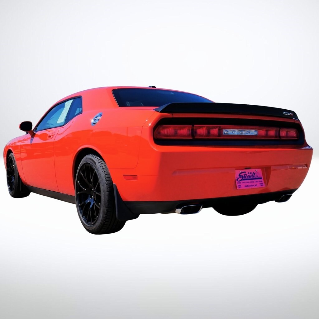 2009 Dodge Challenger SRT8 photo 2