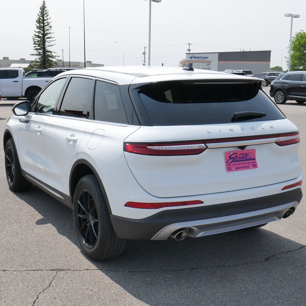 2023 Lincoln Corsair Standard photo 2