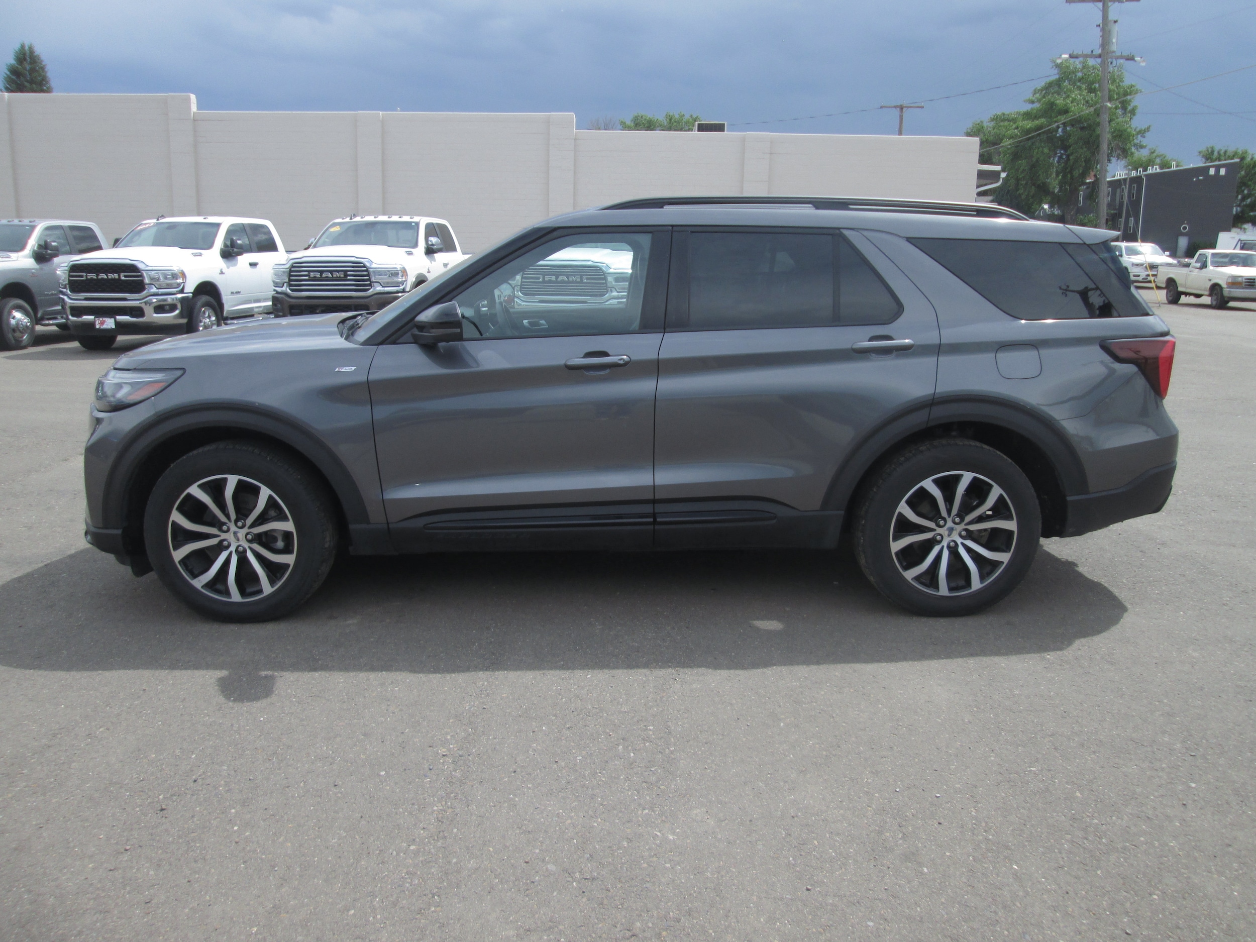 2022 Ford Explorer ST 4WD's photo