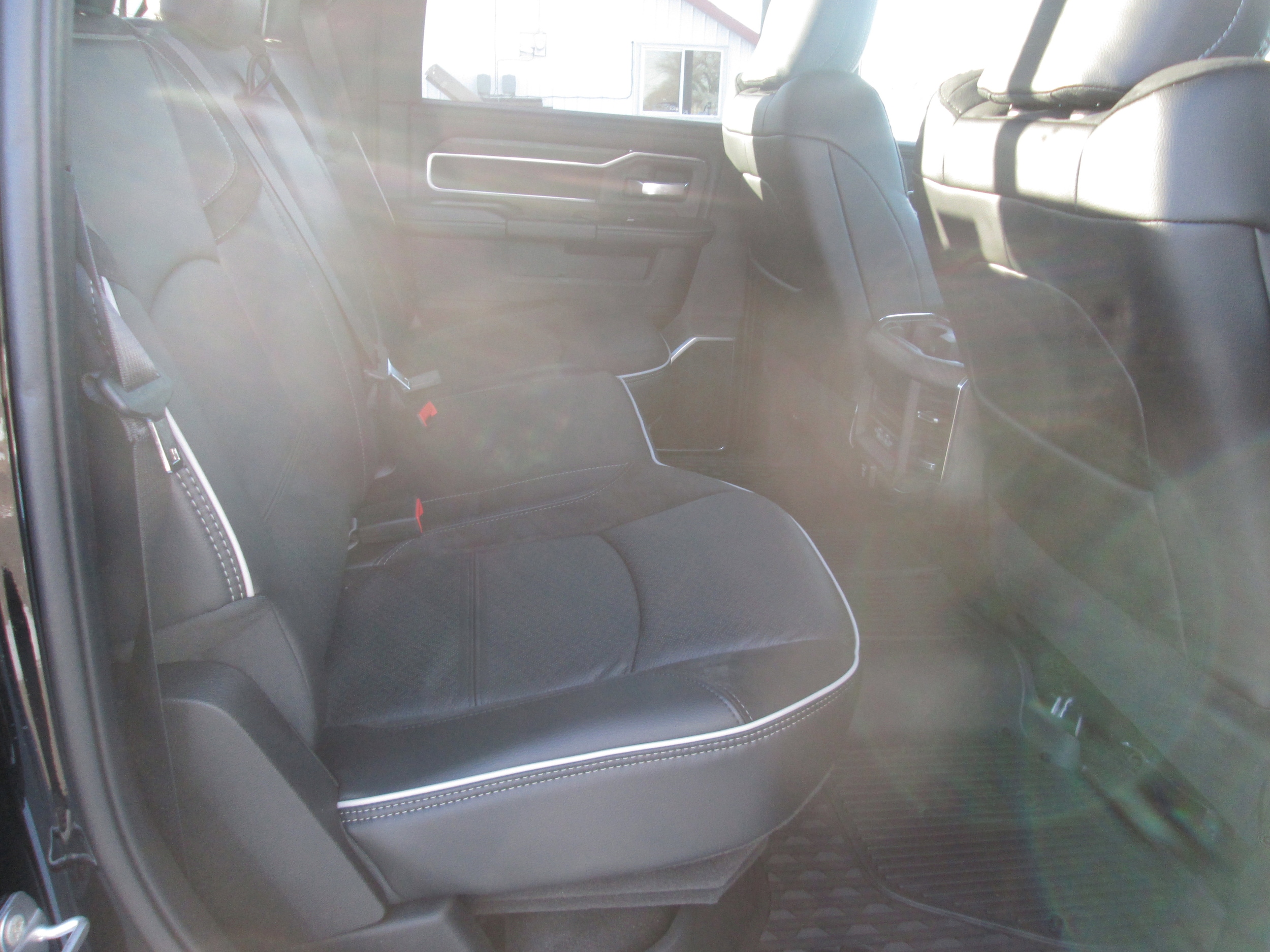2026 RAM 3500 Laramie - Photo 21