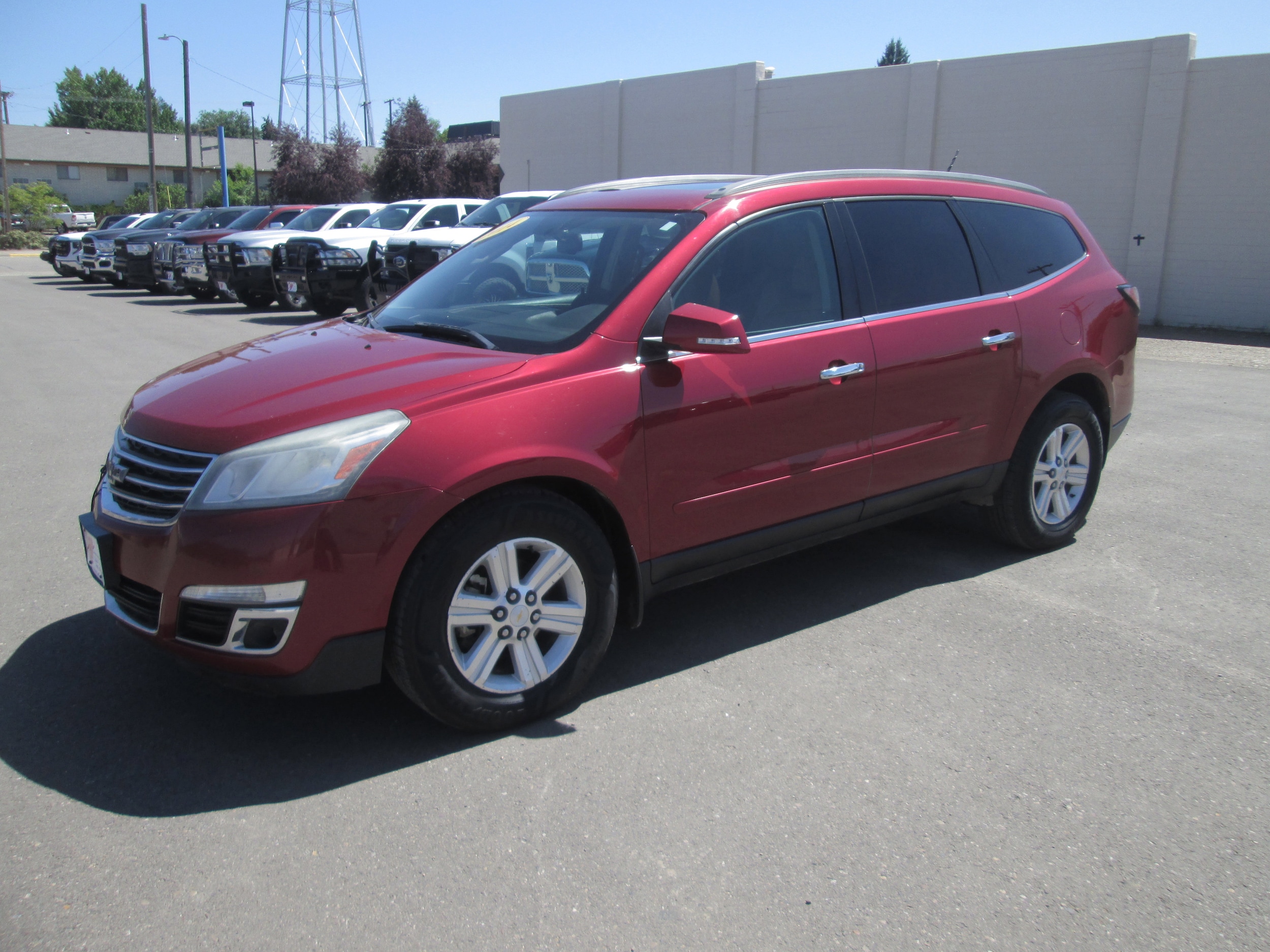 Used 2014 Chevrolet Traverse 2LT with VIN 1GNKVHKD5EJ105327 for sale in Chinook, MT