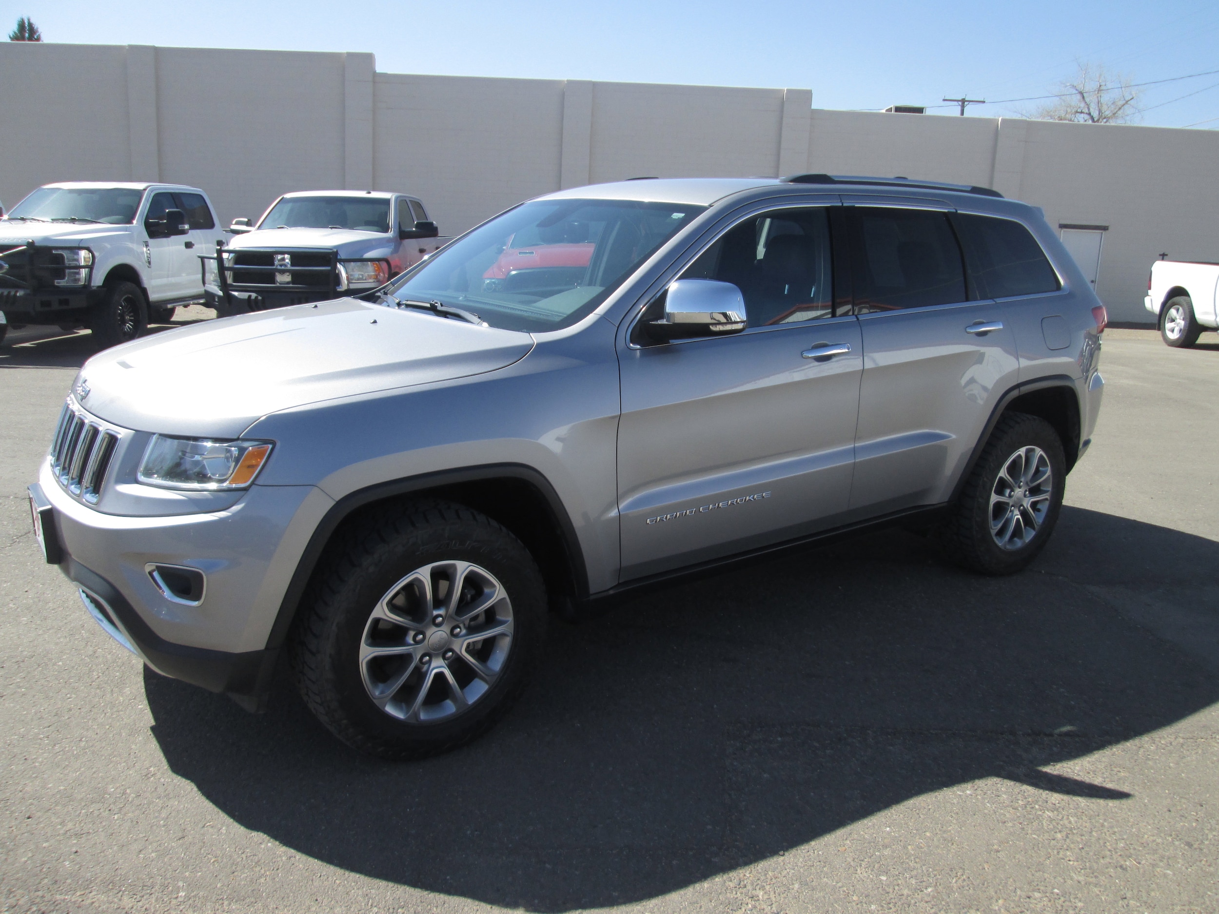 Used 2015 Jeep Grand Cherokee Limited with VIN 1C4RJFBG9FC215434 for sale in Chinook, MT
