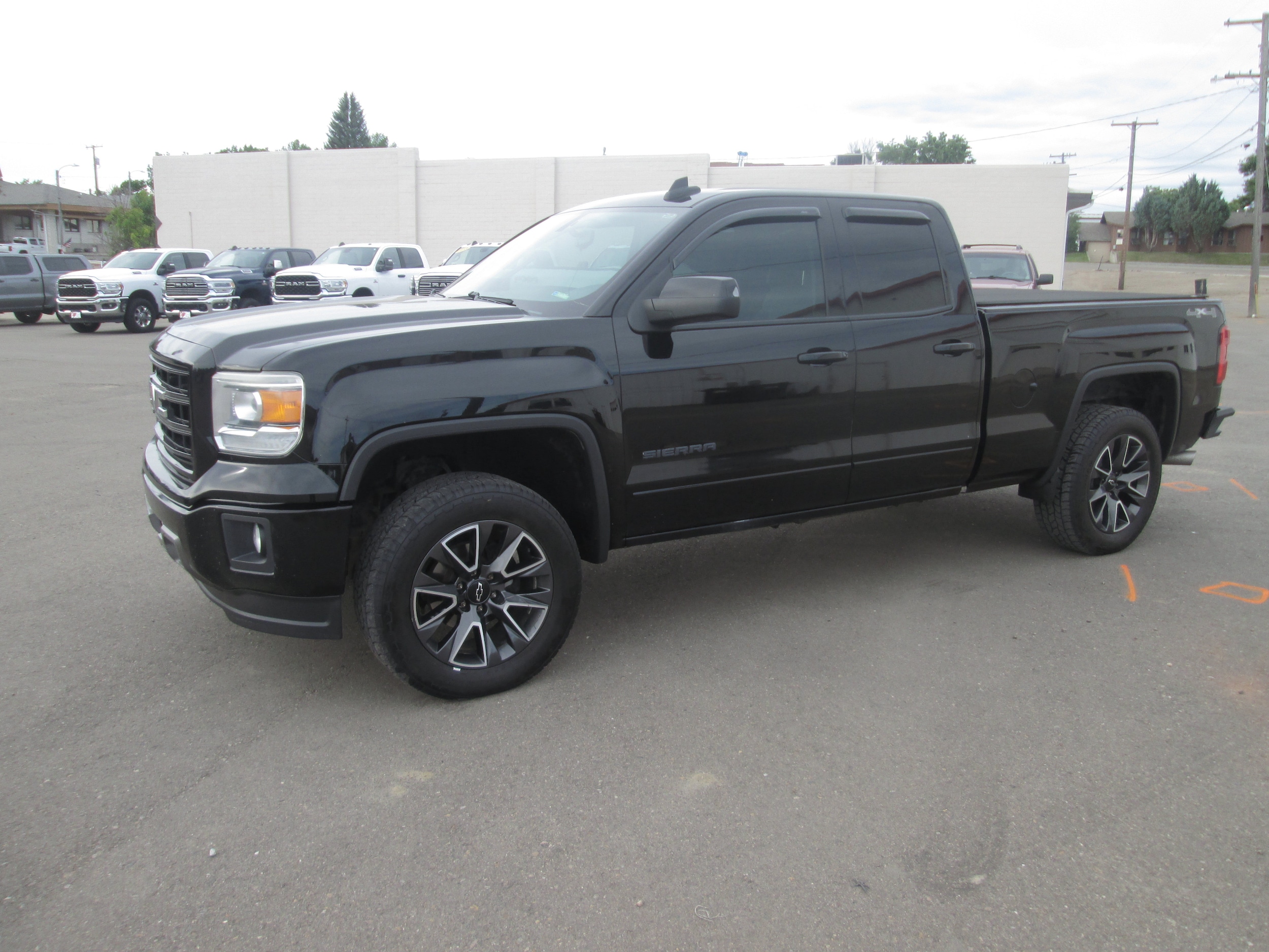 2015 GMC Sierra 4WD Double Cab 1SA SWB's photo