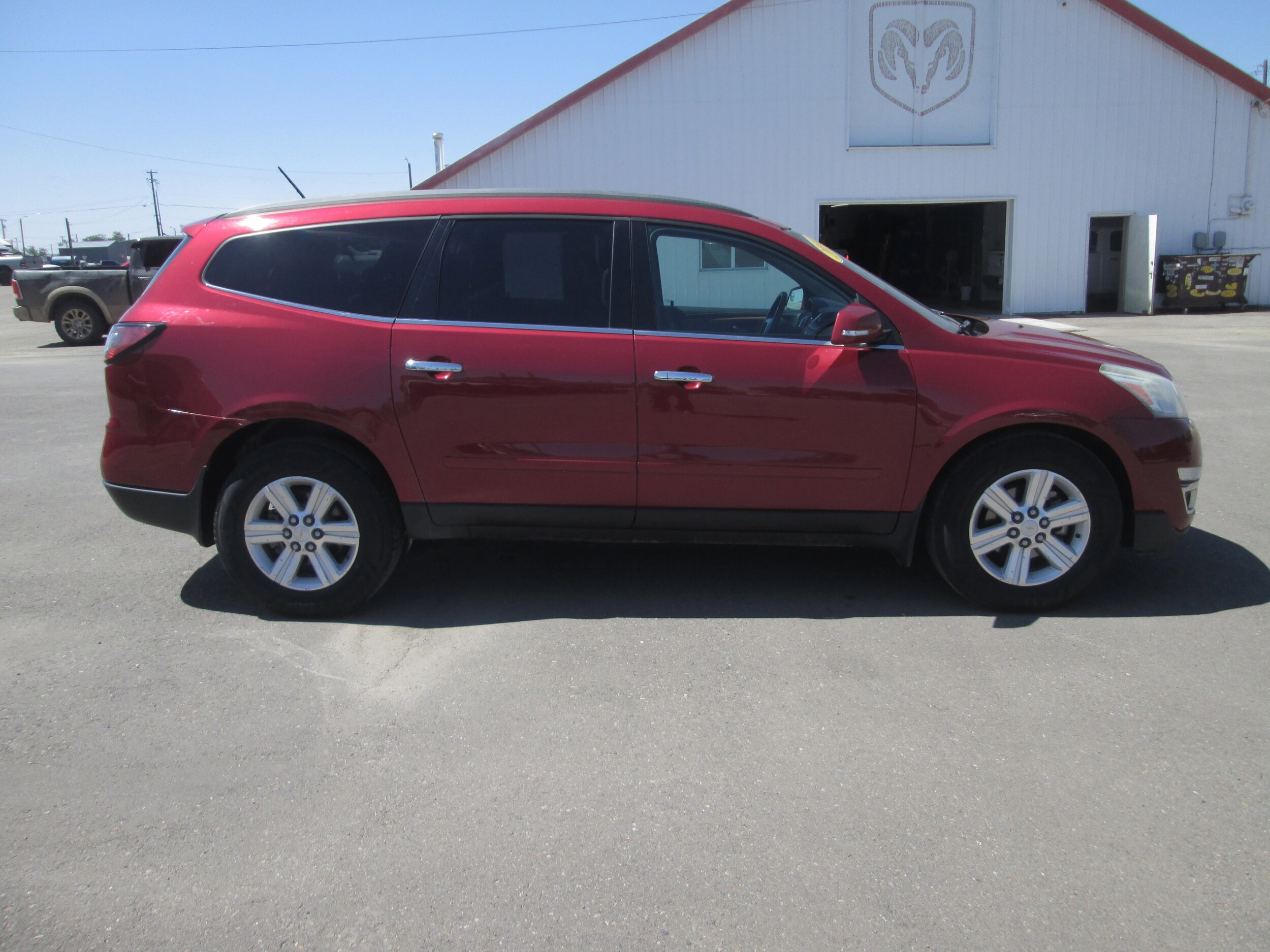 2014 Chevrolet Traverse 2LT photo 3