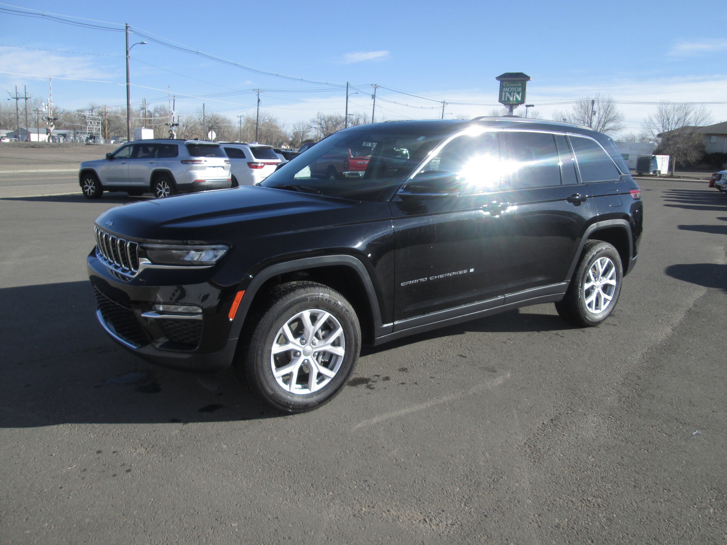 2022 Jeep Grand Cherokee Limited photo 2
