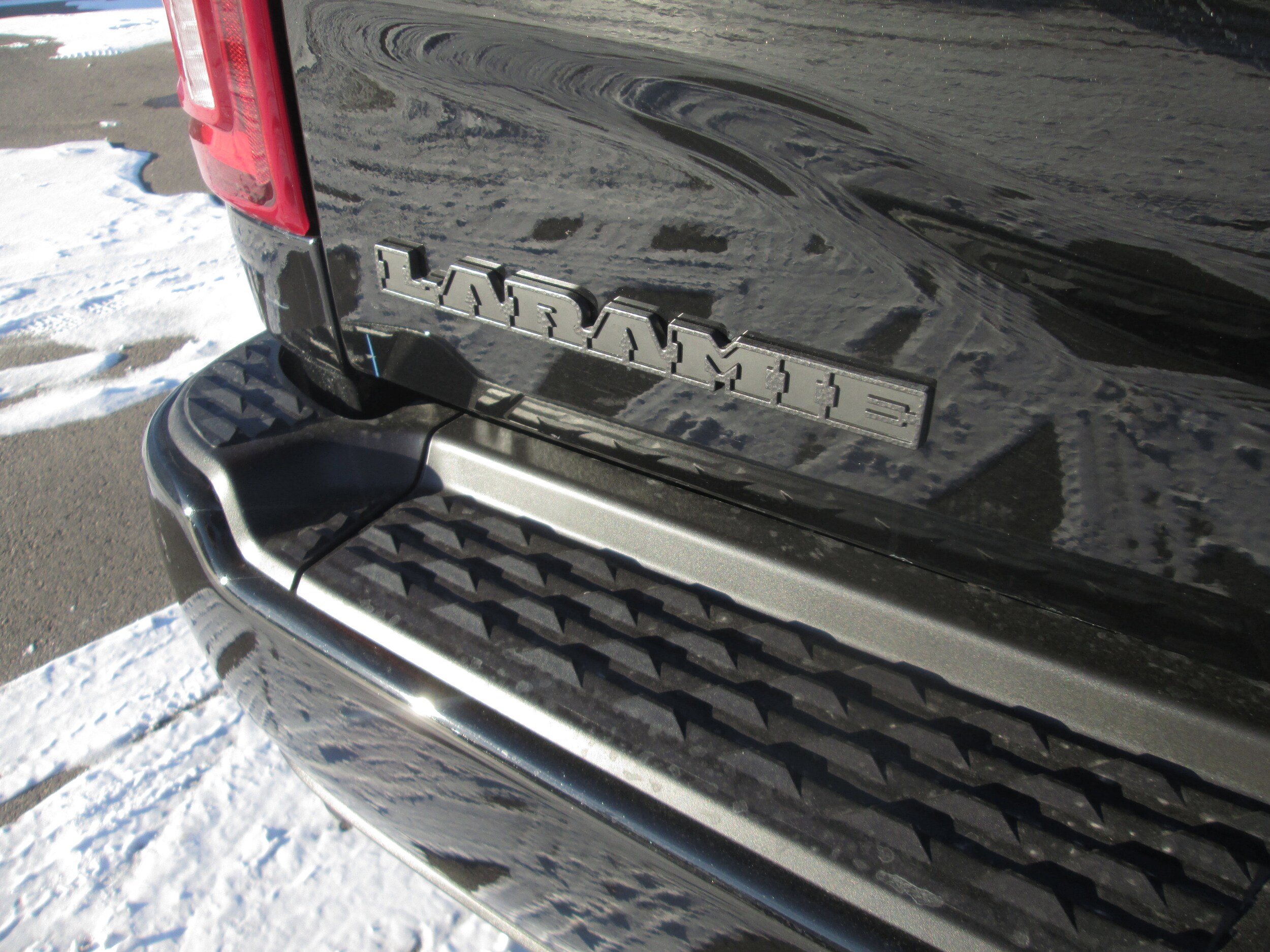 2026 RAM 3500 Laramie - Photo 9
