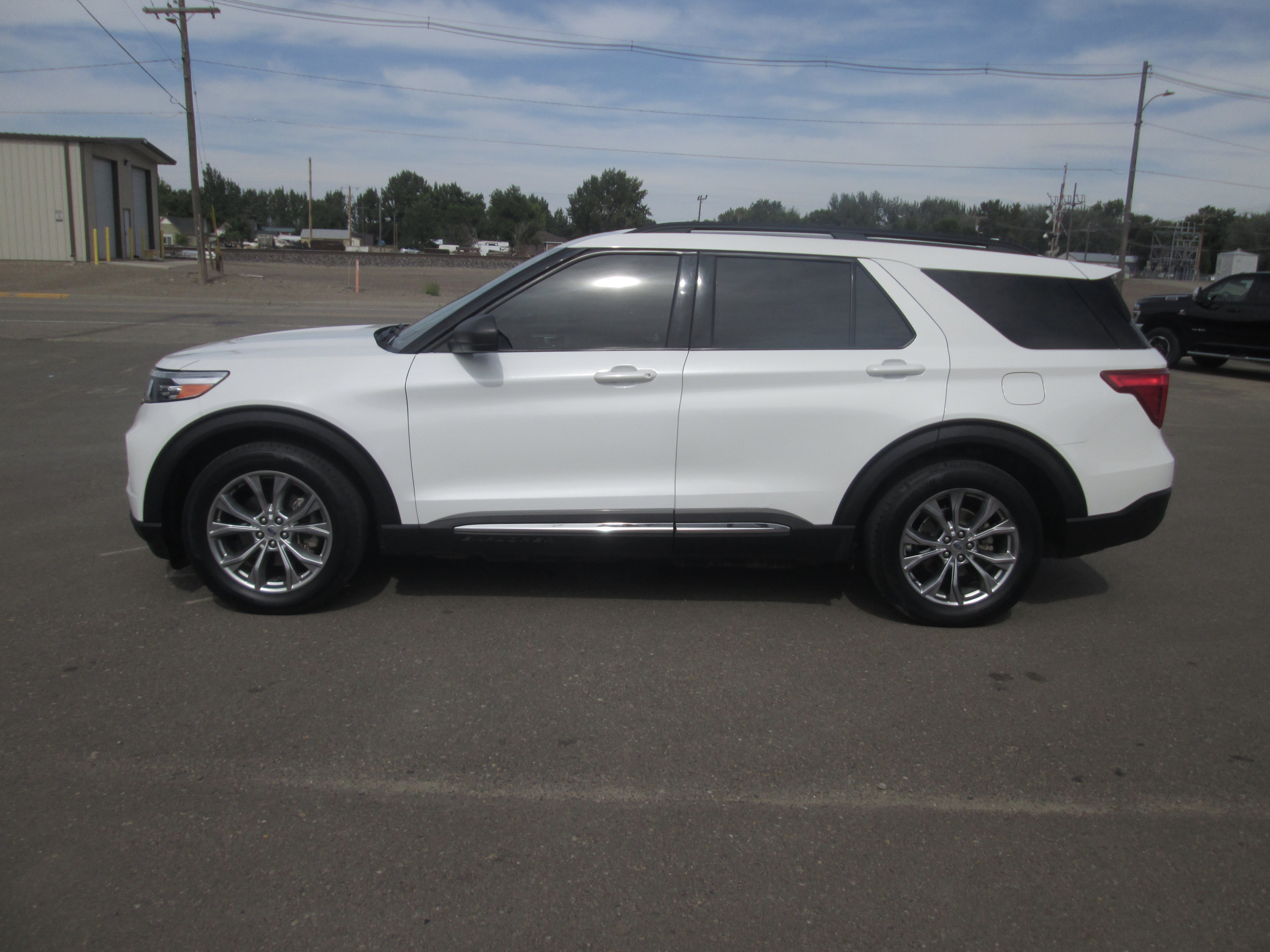 Used 2020 Ford Explorer XLT with VIN 1FMSK7DH6LGC79098 for sale in Chinook, MT