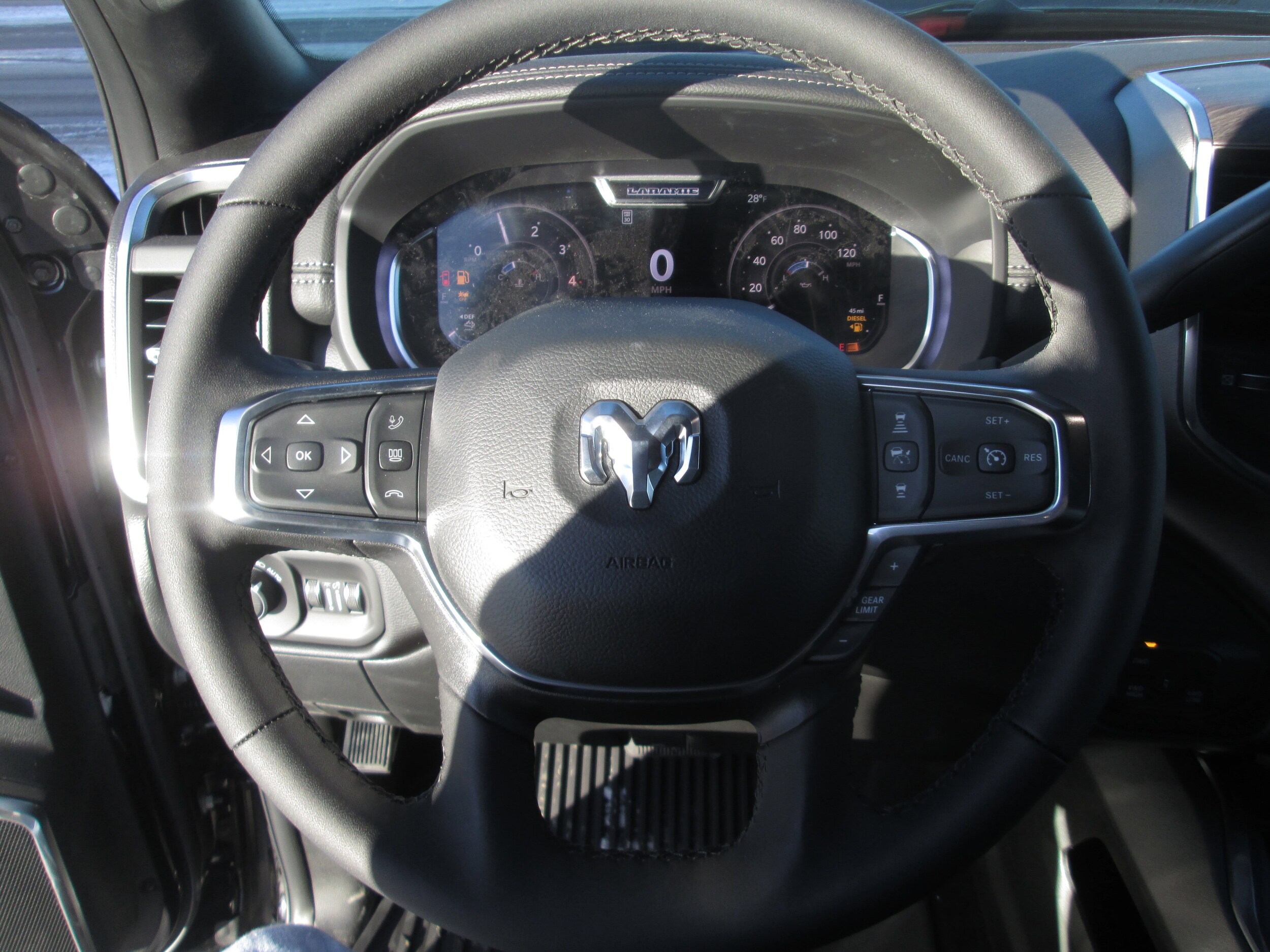 2026 RAM 3500 Laramie - Photo 15