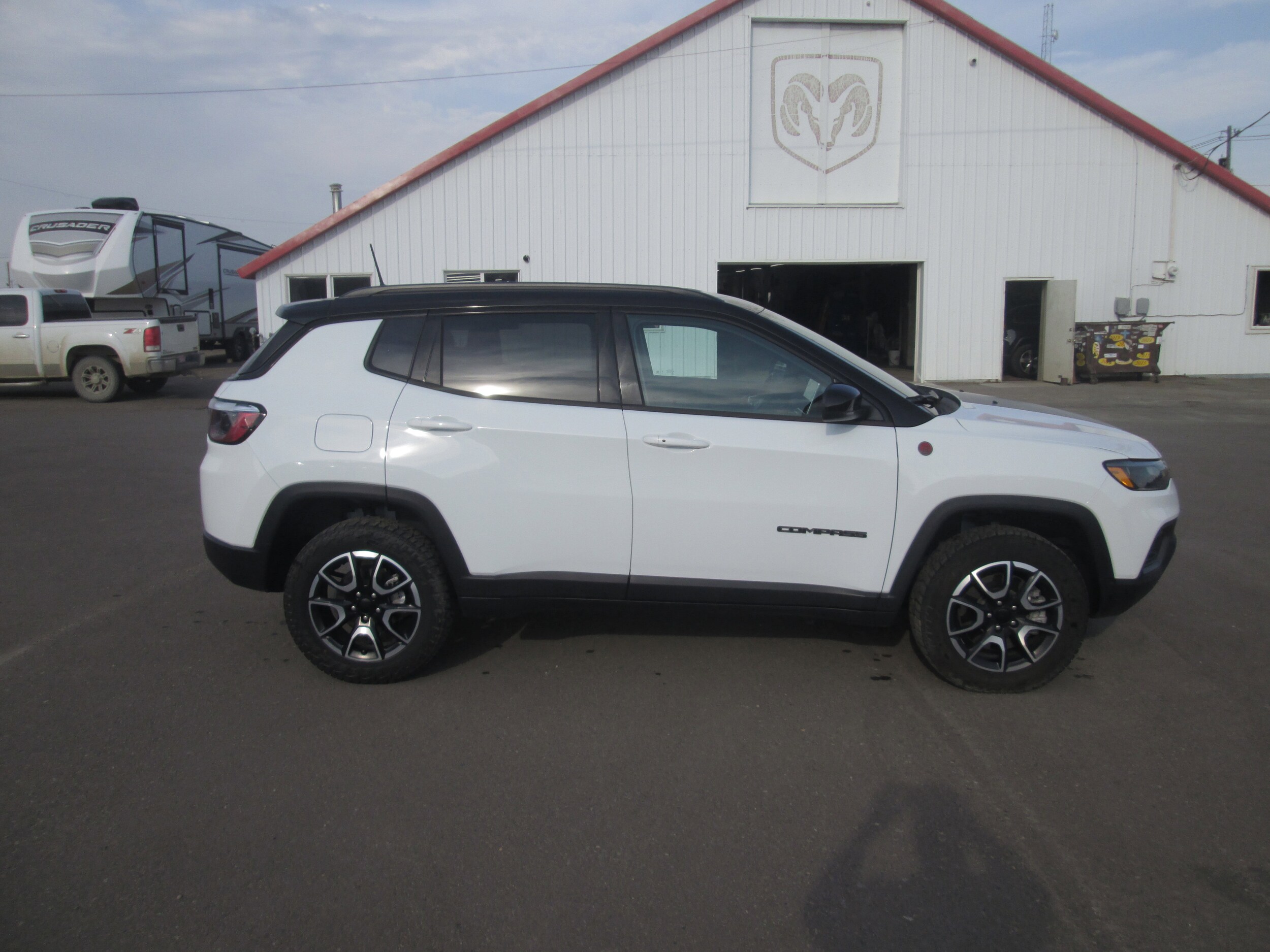 2024 Jeep Compass Trailhawk photo 3