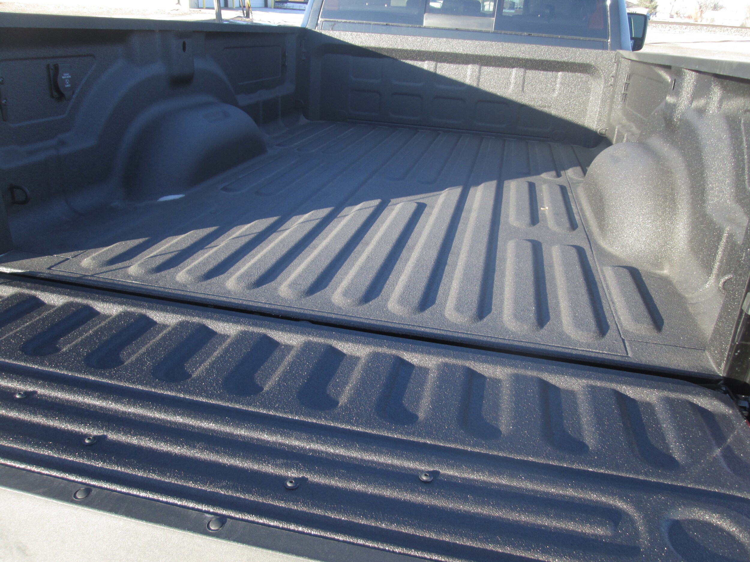 2026 RAM 3500 Laramie - Photo 7