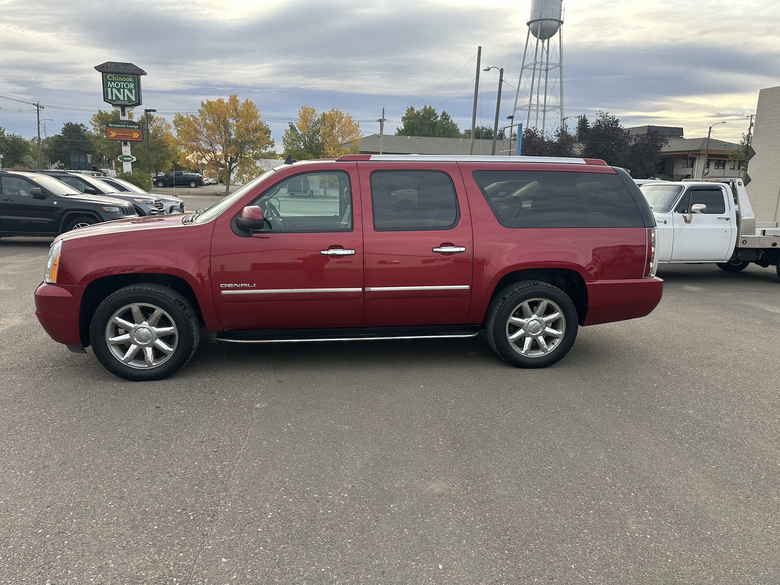Used 2013 GMC Yukon XL Denali with VIN 1GKS2MEF9DR178048 for sale in Chinook, MT