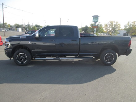 2026 Ram 3500 LARAMIE CREW CAB 4X4 8' BOX Pickup