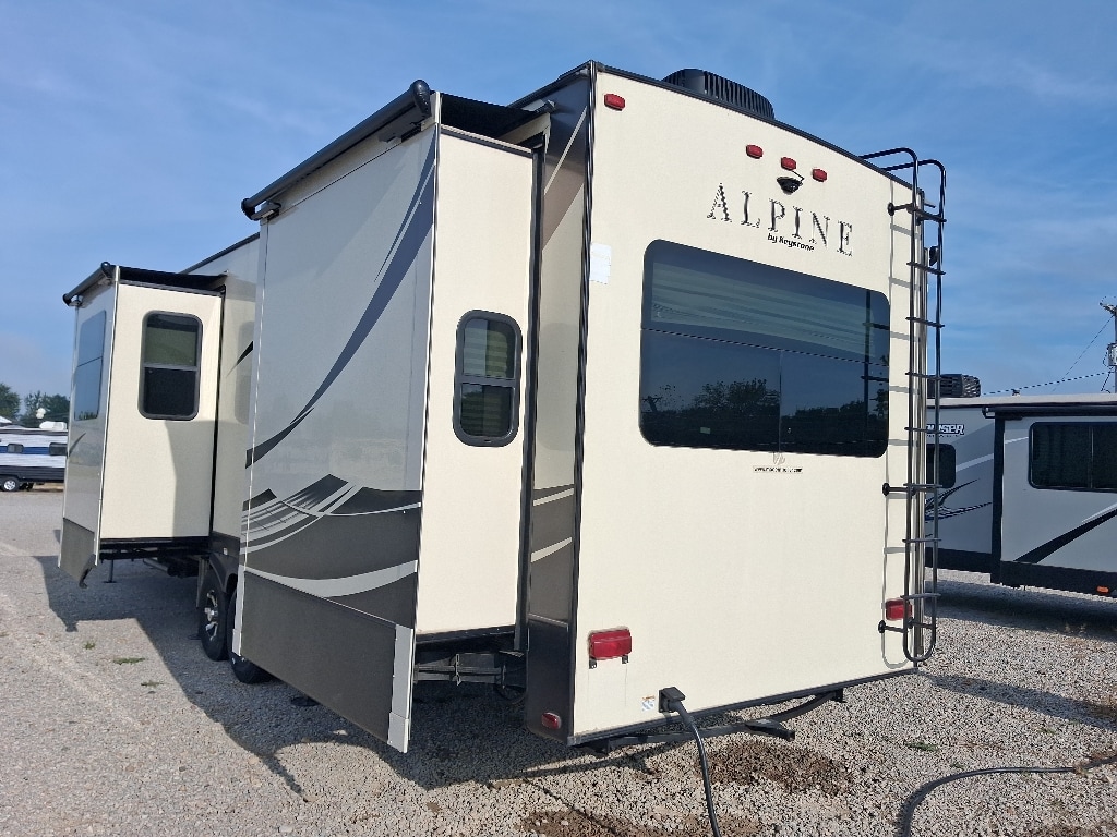 Used 2018 Keystone Alpine FIFTH