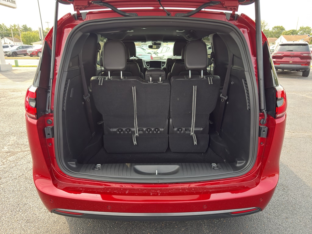 2026 Chrysler Pacifica Select - Photo 7