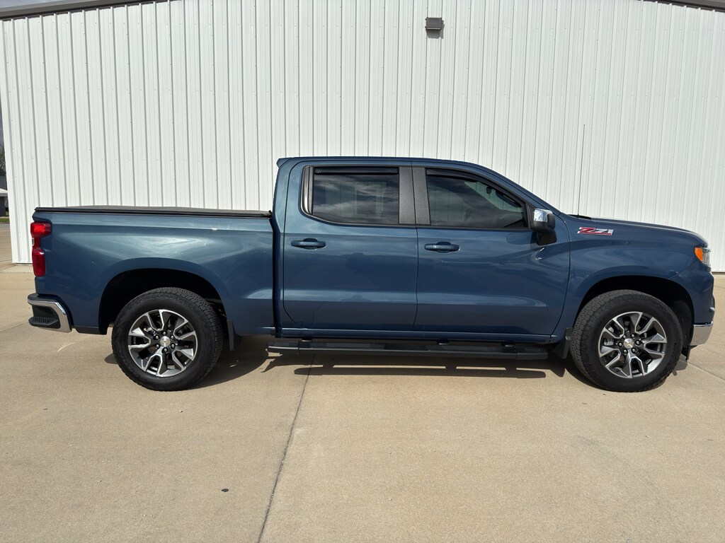 Used 2024 Chevrolet Silverado LT Cab; Crew
