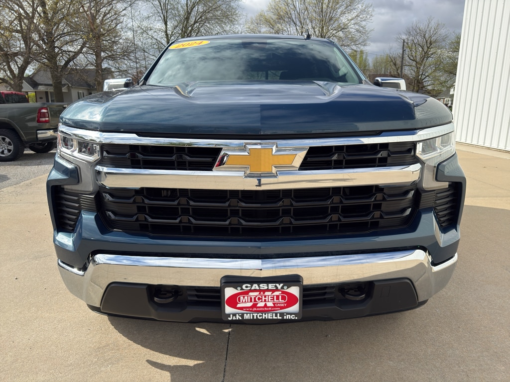 Used 2024 Chevrolet Silverado LT Cab; Crew