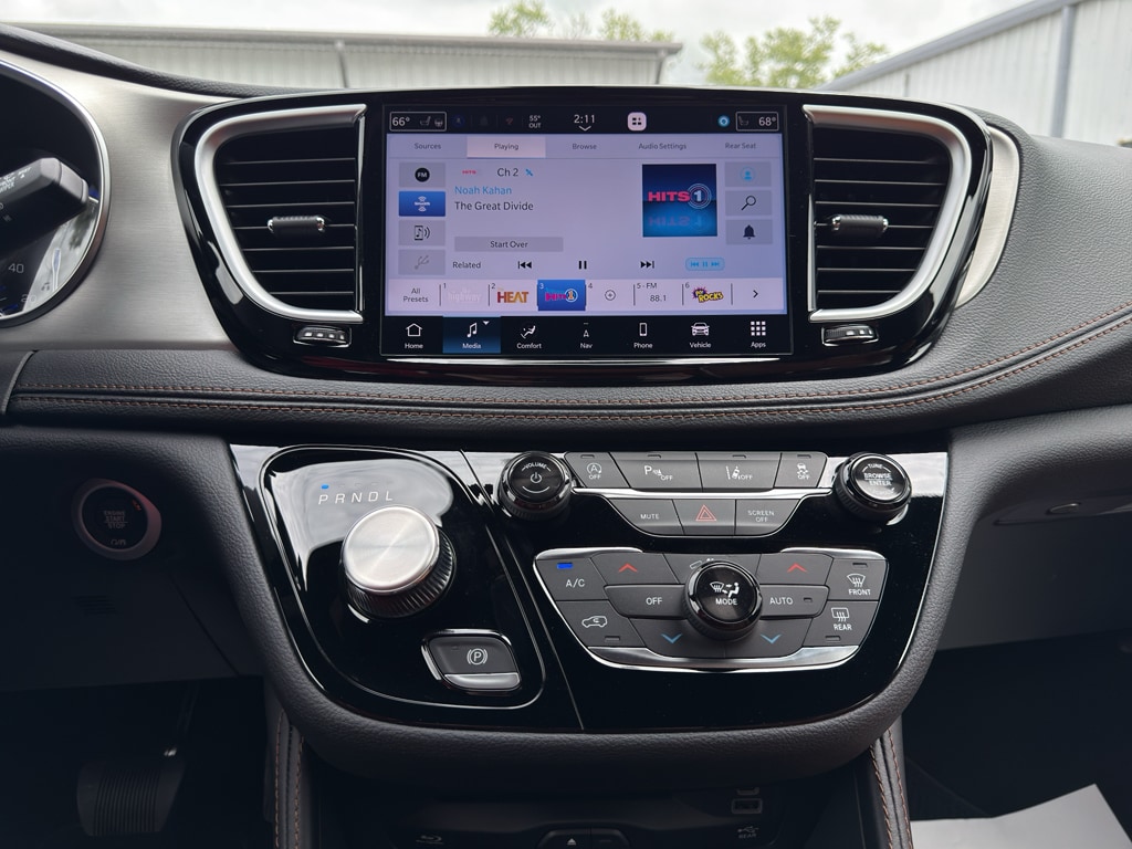 2026 Chrysler Pacifica Pinnacle - Photo 18