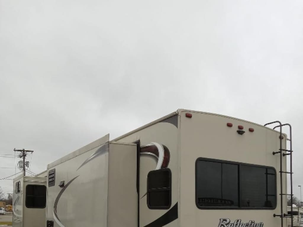 Used 2016 Grand Desi Reflection