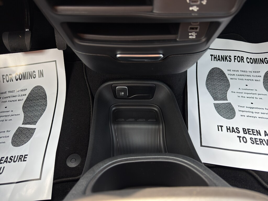 2026 Chrysler Pacifica Select - Photo 21