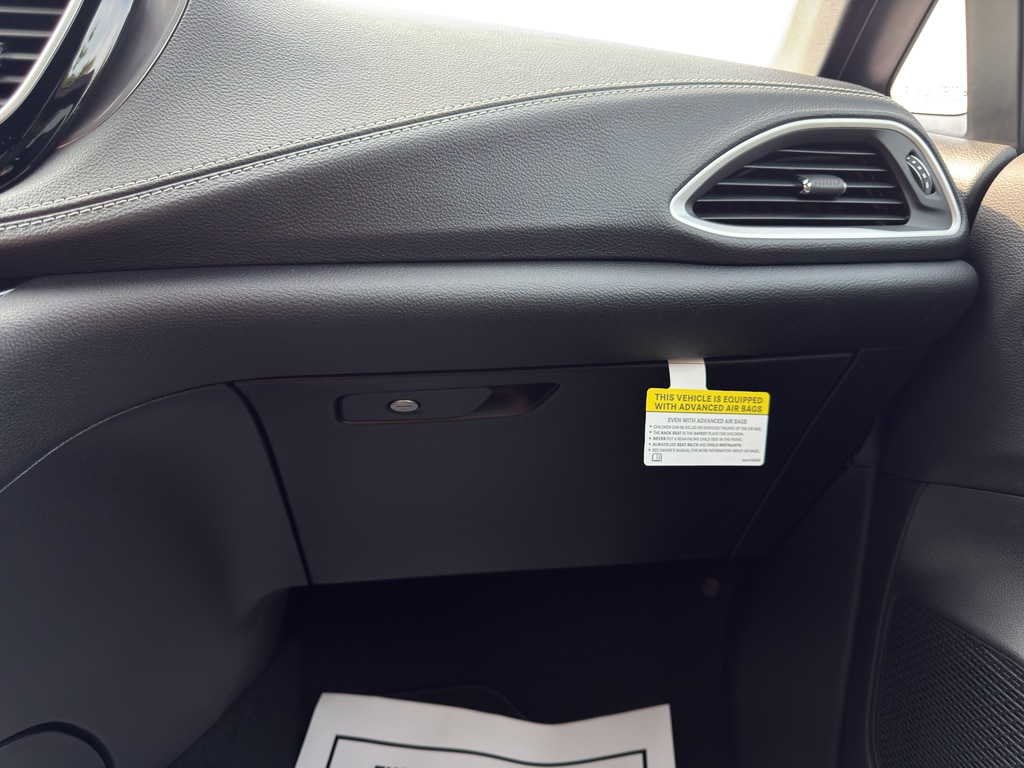 2026 Chrysler Pacifica Select - Photo 24