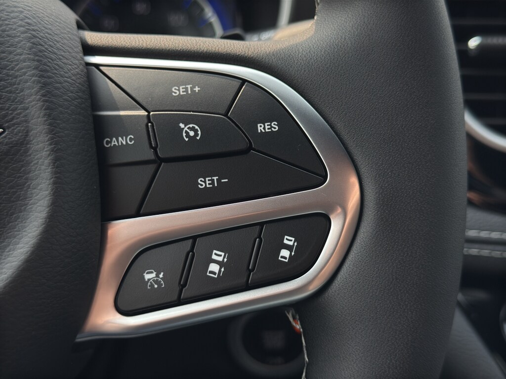 2026 Chrysler Pacifica Select - Photo 15