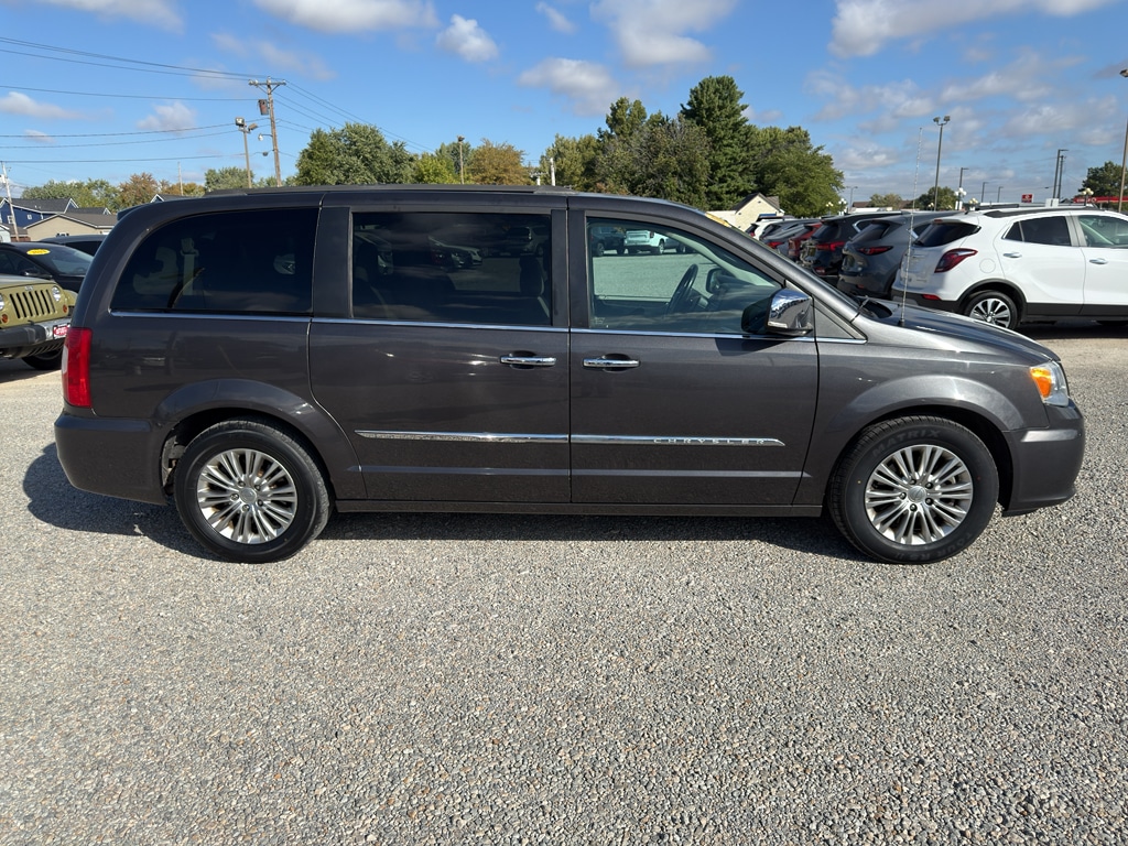 Used 2016 Chrysler Town & Country Touring-L Anniversary Edition Passenger Van
