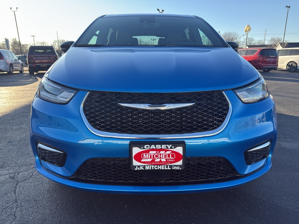 New 2026 Chrysler Pacifica SELECT AWD Passenger Van