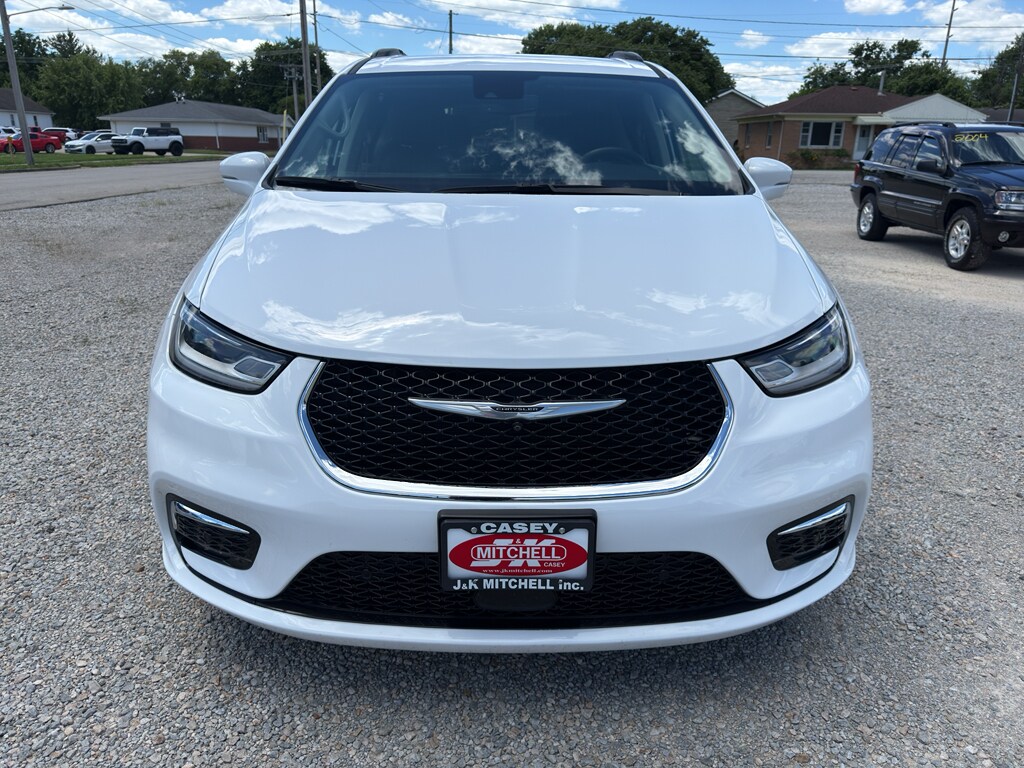 Used 2022 Chrysler Pacifica Touring L Passenger Van