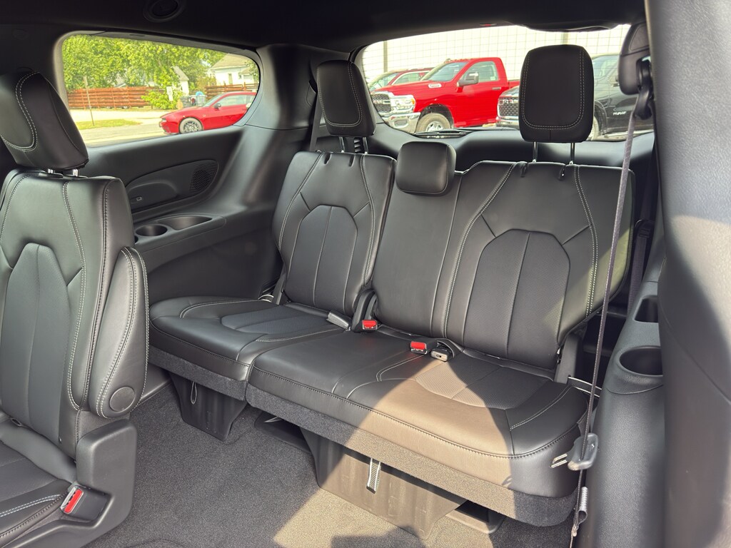 2026 Chrysler Pacifica Select - Photo 28