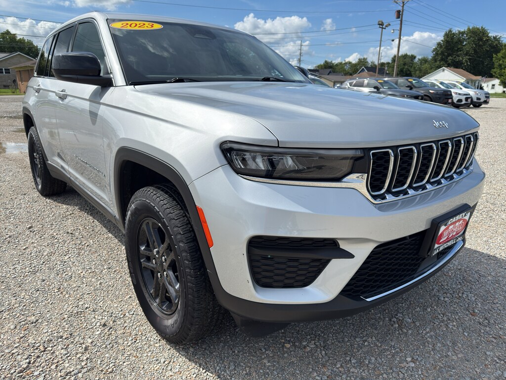 Used 2023 Jeep Grand Cherokee Laredo Wagon