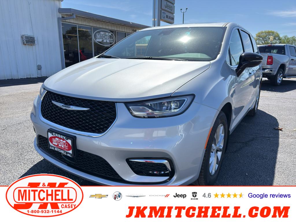 2026 Chrysler Pacifica Limited's photo