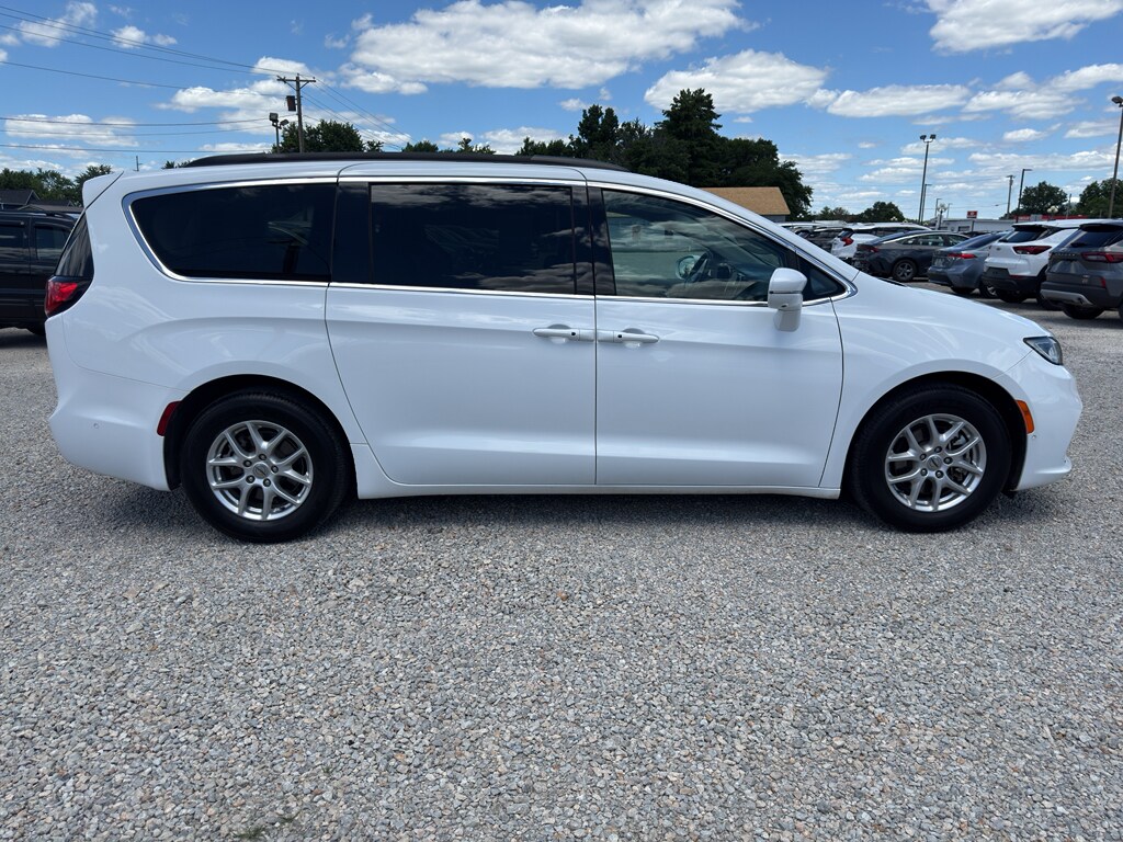 Used 2022 Chrysler Pacifica Touring L Passenger Van