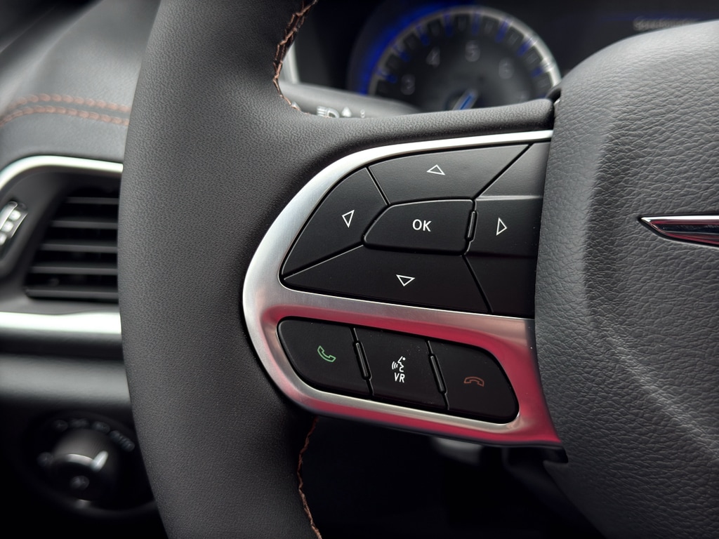 2026 Chrysler Pacifica Pinnacle - Photo 13