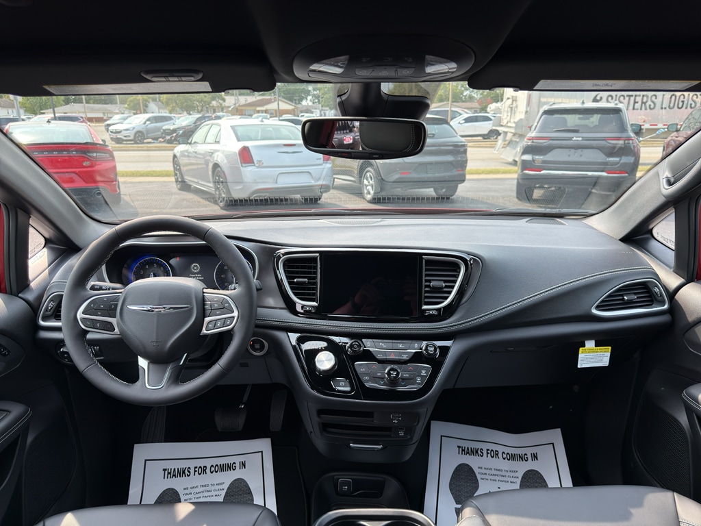 2026 Chrysler Pacifica Select - Photo 11