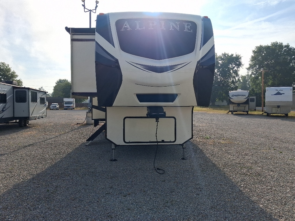 Used 2018 Keystone Alpine FIFTH