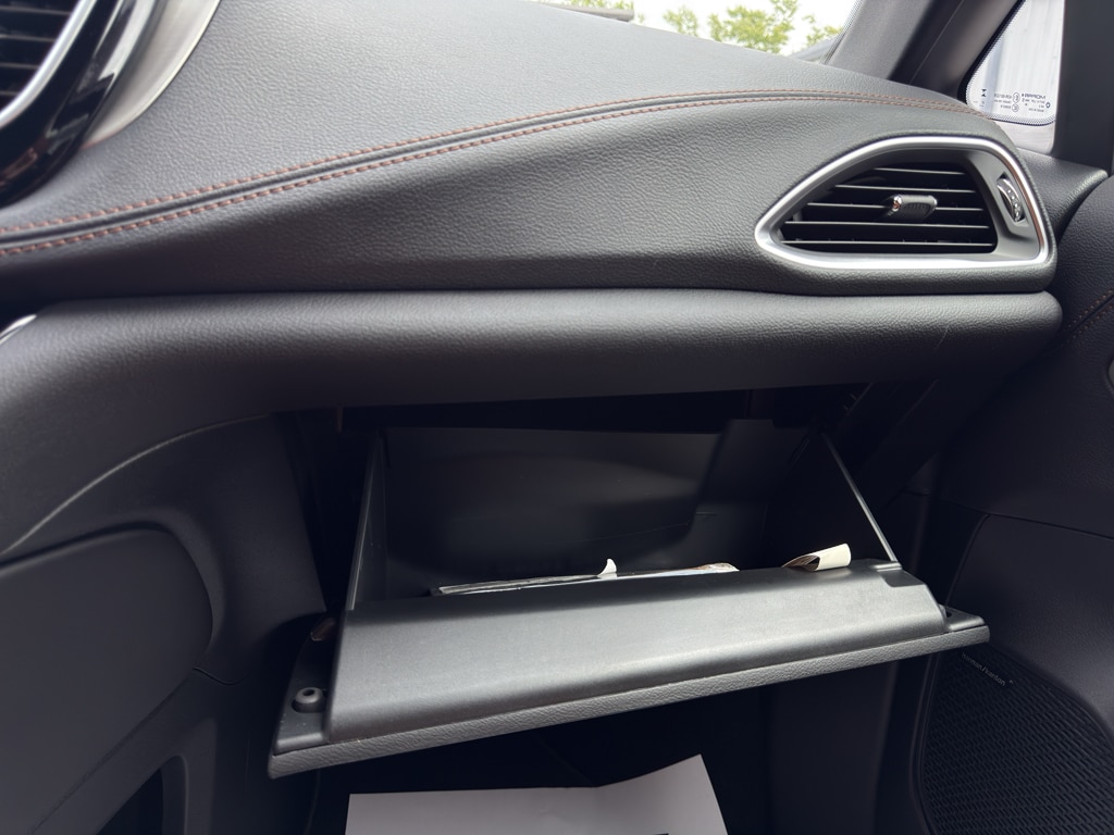 2026 Chrysler Pacifica Pinnacle - Photo 24
