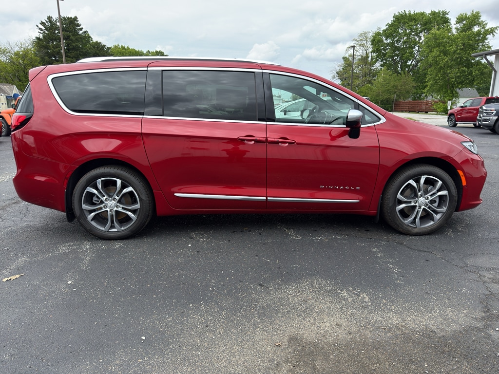 New 2026 Chrysler Pacifica PINNACLE AWD Passenger Van