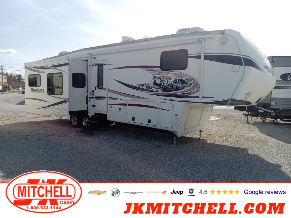 Used 2011 Montana Fifth Whee