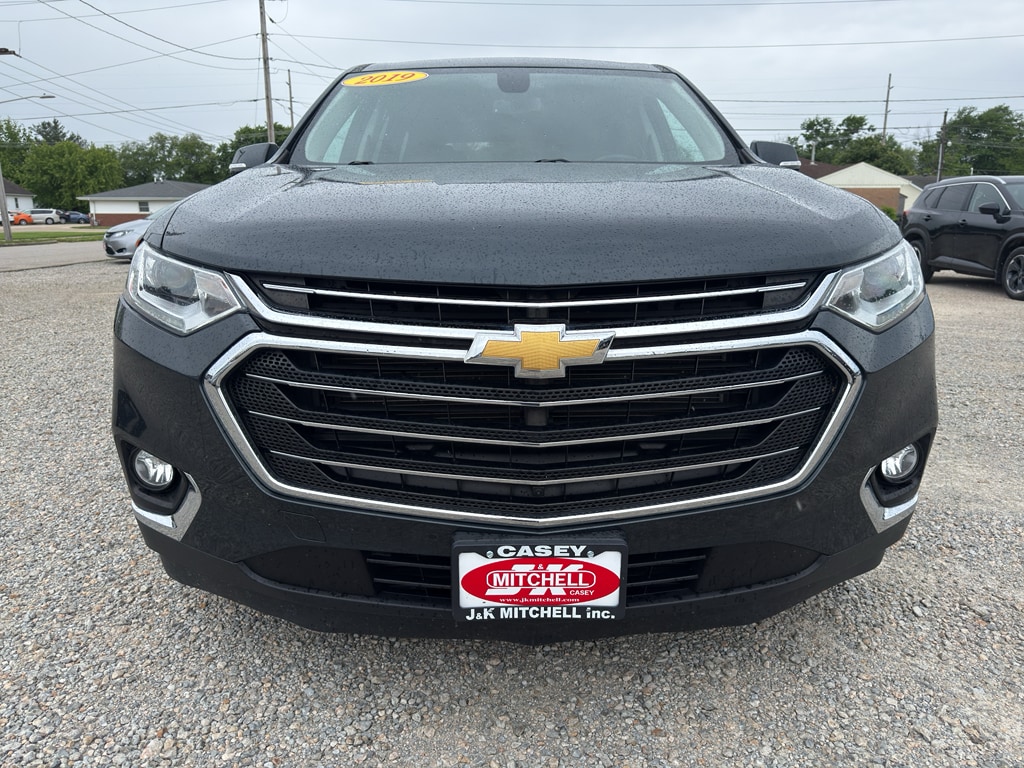 Used 2019 Chevrolet Traverse 3LT with VIN 1GNEVHKW7KJ238956 for sale in Casey, IL