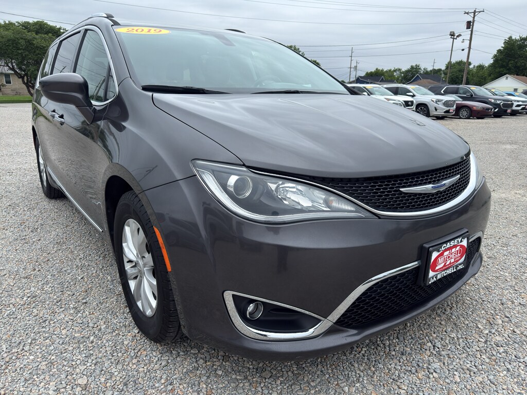 Used 2019 Chrysler Pacifica Touring L