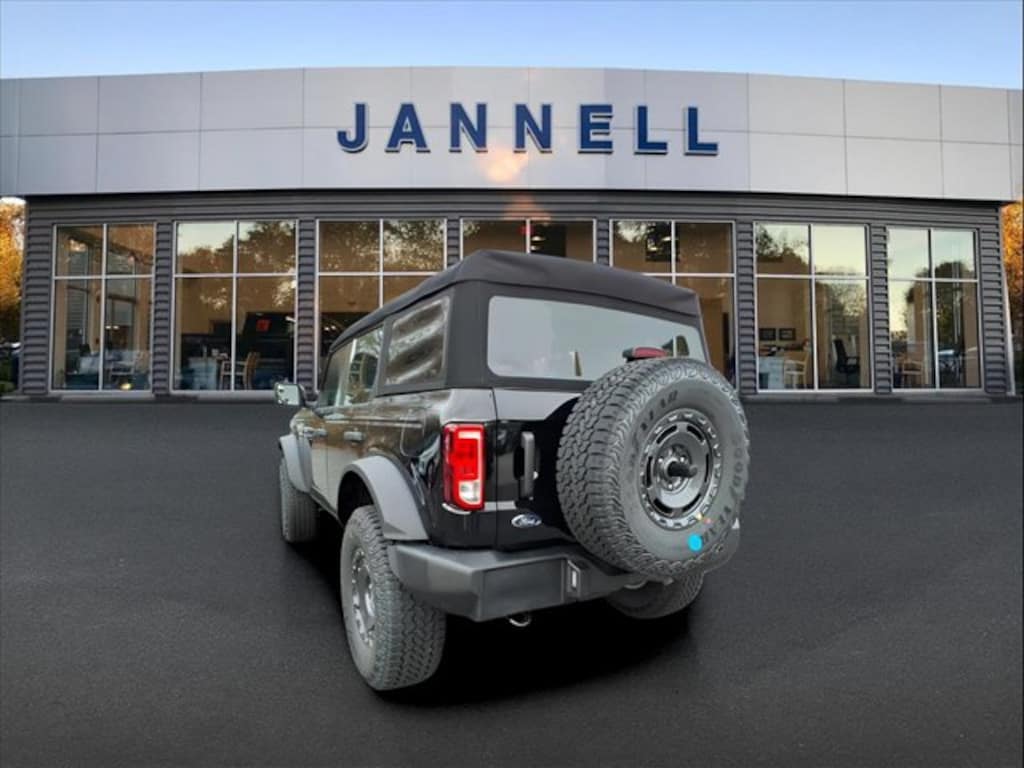 New 2025 Ford Bronco Base SUV